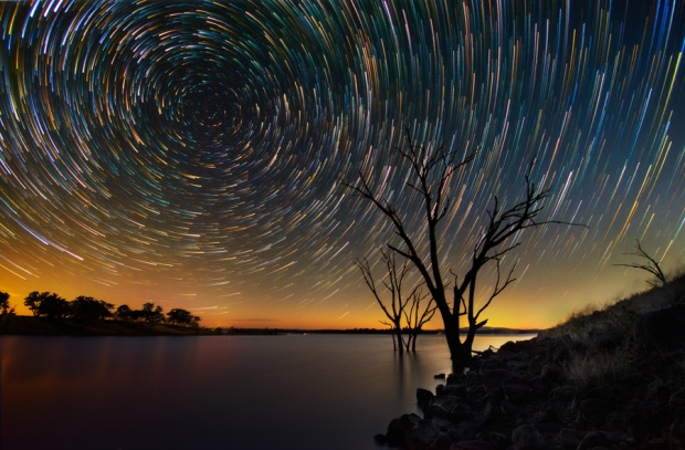 star-trails-over-the-australian-outback-04